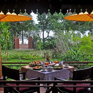 Full Day Angkor with Sunrise and Picnic near Sras Srong