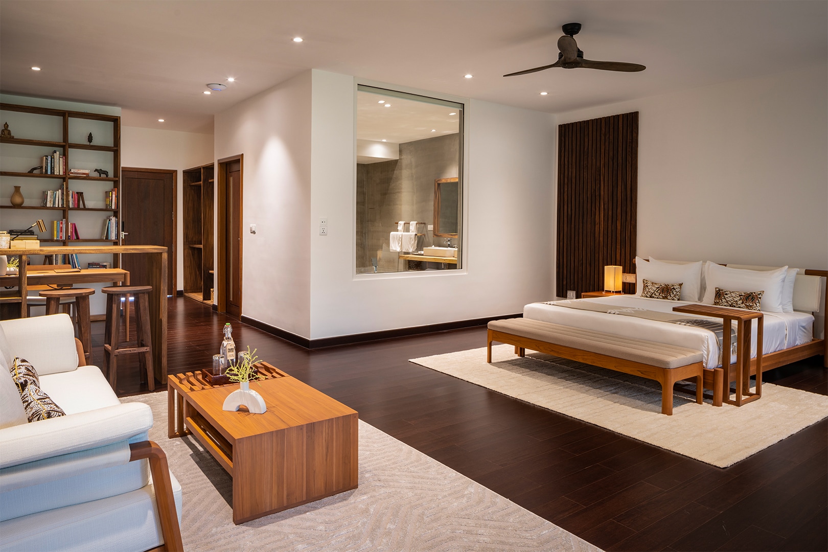 Rooms and Suites