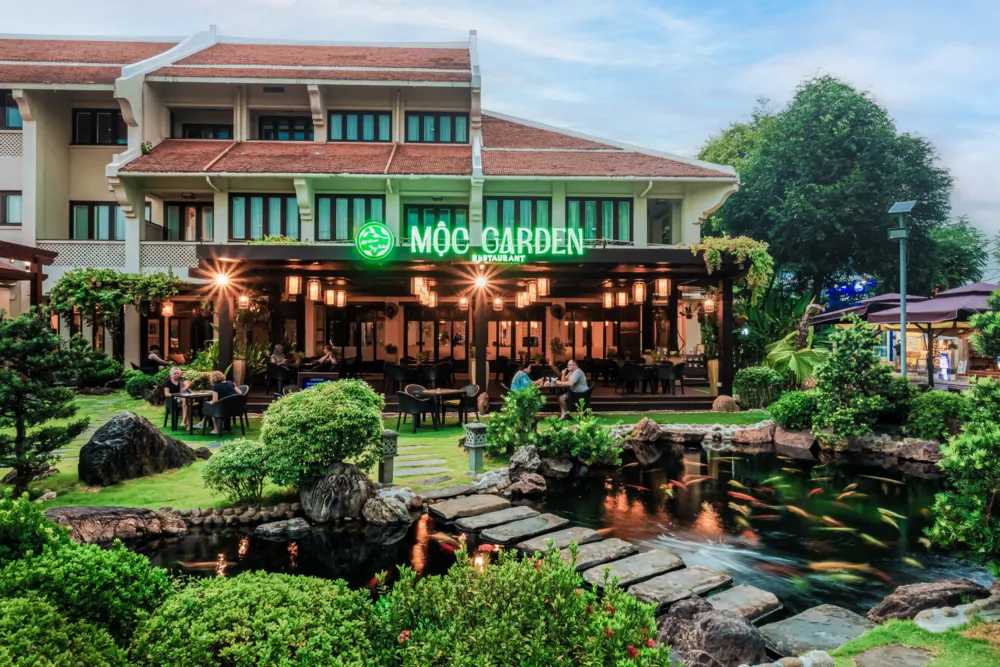 Restaurant and Bar