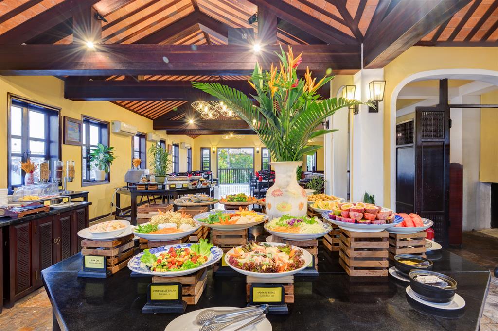 Restaurant and Bar