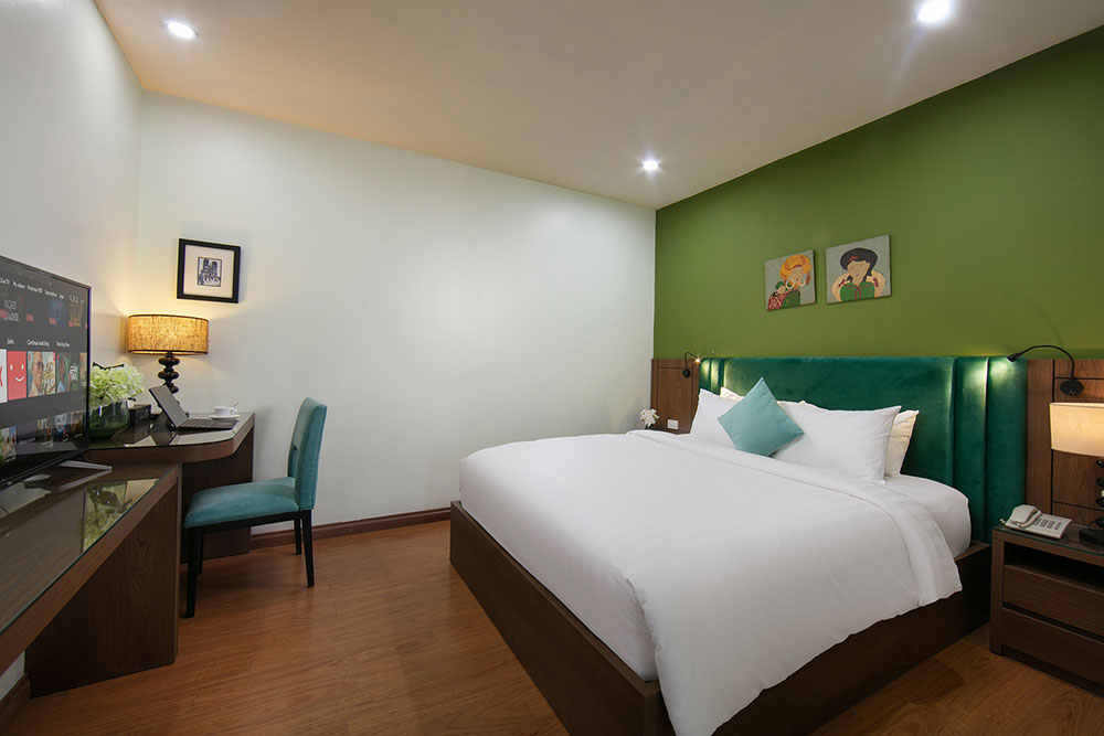 Rooms and Suites