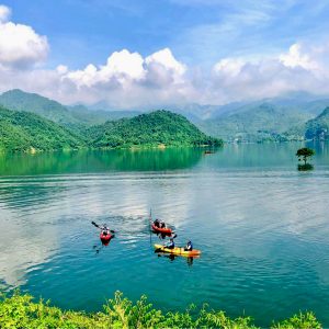 2 Days Deluxe Kayaking Tour at Hoa Binh Reservoir