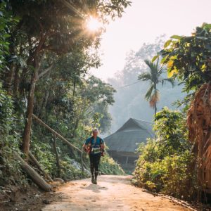 2 Days Deluxe Kayaking Tour at Hoa Binh Reservoir