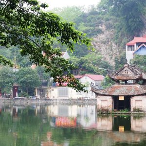 Full Day Excursion to Duong Lam and Tay Phuong Pagoda